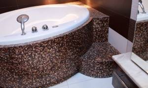 комбинированная отделка ванной комнаты плитка и мозаика