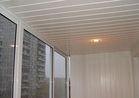 материалы для отделки потолка на балконе панелями пвх